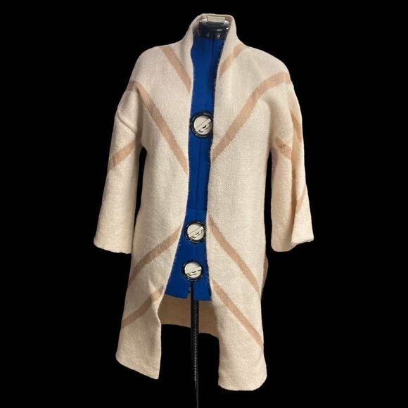 STEVE MADDEN Women’s Long Cardigan Sweater Shrug Size OSFM Cream & Tan - Picture 2 of 11